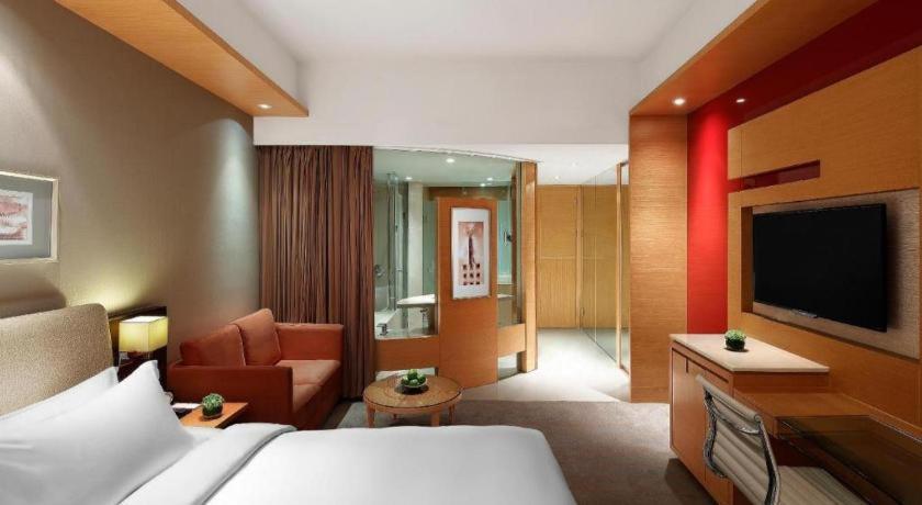 New World Wuhan Hotel Exterior photo
